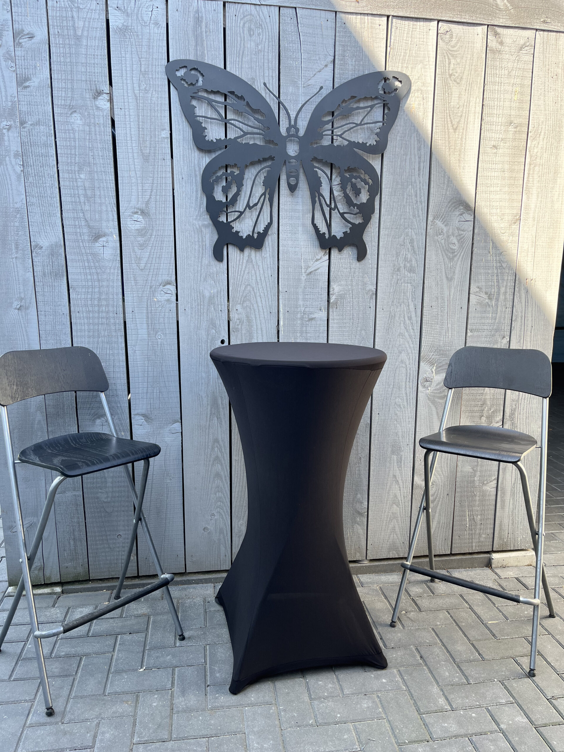 sta tafels met stoelen 